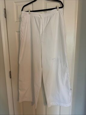 Athleta Women’s White Drawstring Lounge Pants